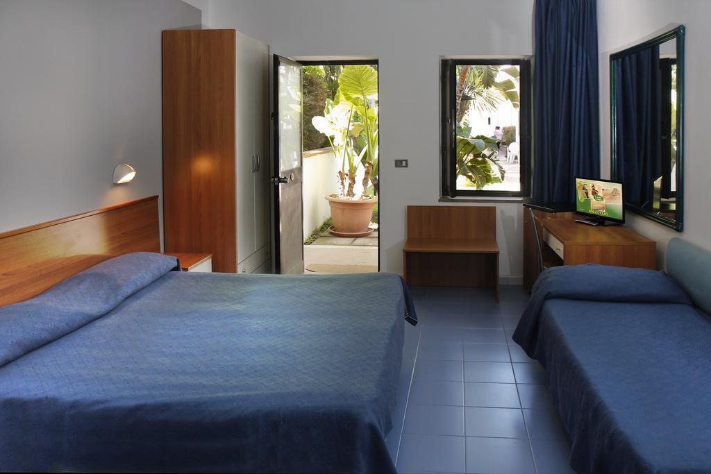 Hotel B&B Marina Capaccio Eksteriør billede